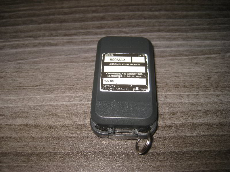 Liftmaster-Key-Fob-Battery-Replacement-Guide-002