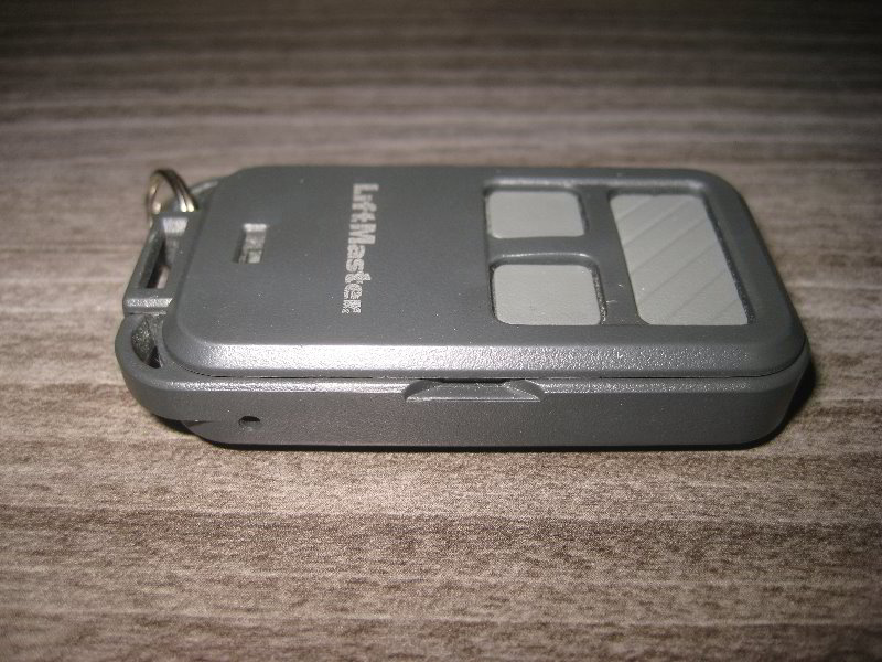 Liftmaster-Key-Fob-Battery-Replacement-Guide-003