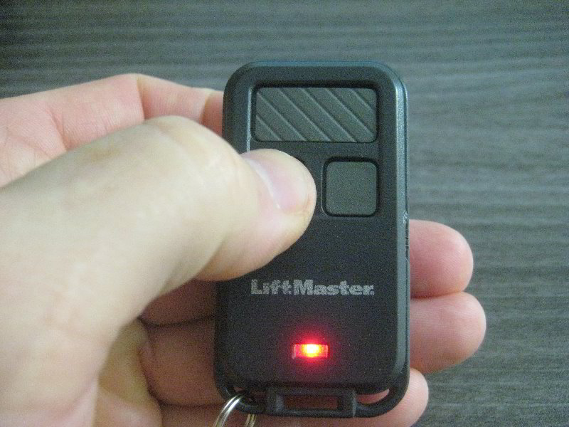 Liftmaster-Key-Fob-Battery-Replacement-Guide-015