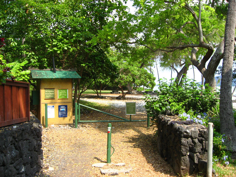 Manini-Beach-Napoopoo-Park-Captain-Cook-Big-Island-Hawaii-006