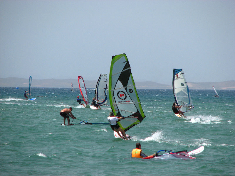 Playa-El-Yaque-Windsurfing-Kite-Surfing