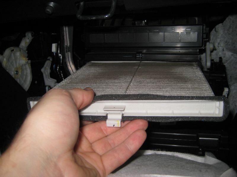 Mazda-CX-5-HVAC-Cabin-Air-Filter-Replacement-Guide-014
