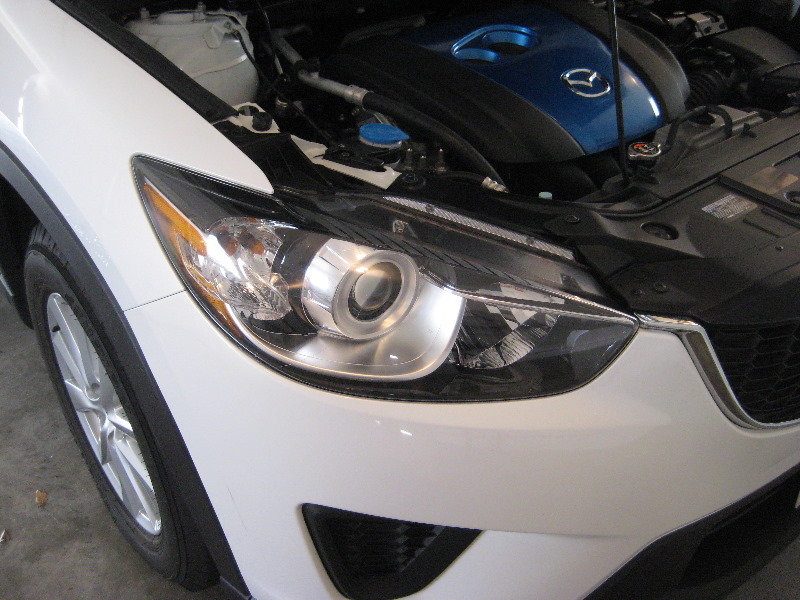 Mazda-CX-5-Headlight-Bulbs-Replacement-Guide-001