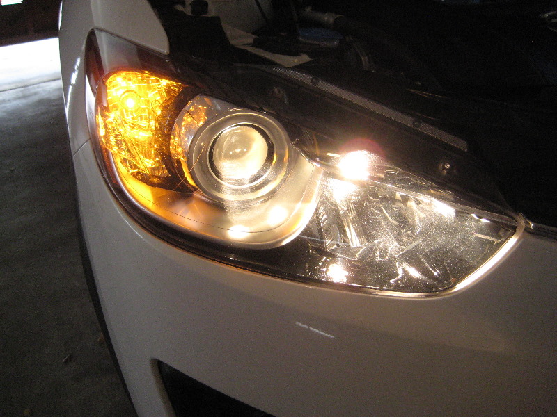 Mazda-CX-5-Headlight-Bulbs-Replacement-Guide-030