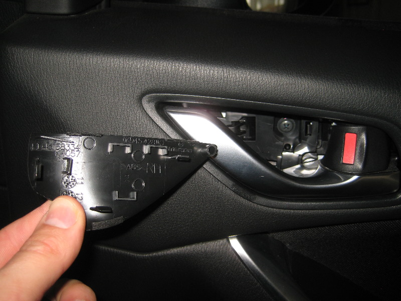 Mazda-CX-5-Interior-Door-Panel-Removal-Guide-005