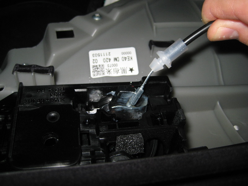 Mazda-CX-5-Interior-Door-Panel-Removal-Guide-019