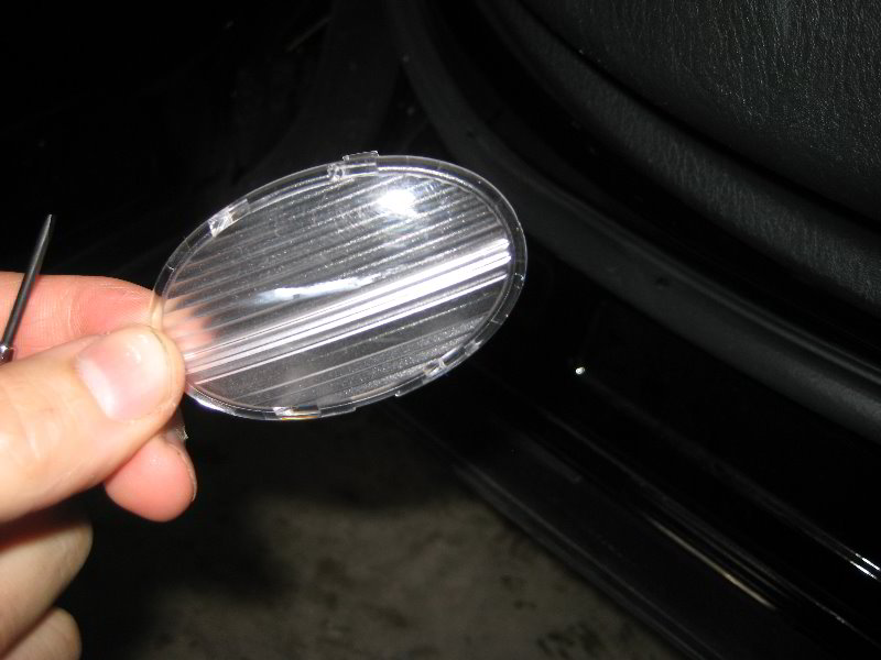Mazda-CX-9-Courtesy-Step-Light-Bulb-Replacement-Guide-003