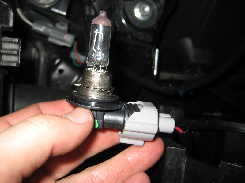 Mazda-CX-9-Headlight-Bulbs-Replacement-Guide-032 2011 Mazda Cx 9 Headlight Bulb Replacement
