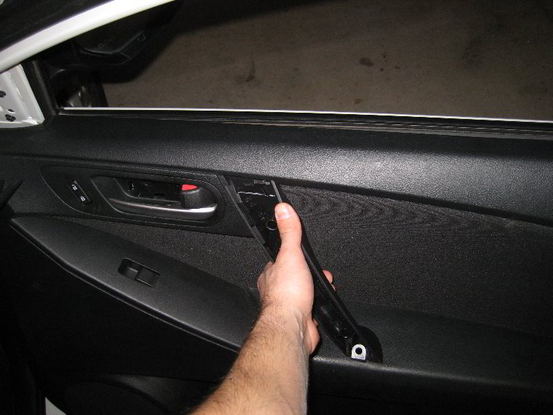 Mazda-Mazda3-Interior-Door-Panel-Removal-Guide-014