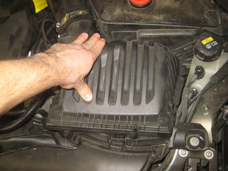 Mini-Cooper-Engine-Air-Filter-Replacement-Guide-014