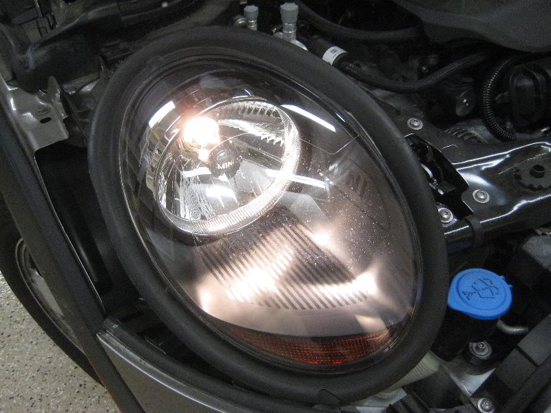 Mini-Cooper-Headlight-Bulbs-Replacement-Guide-026