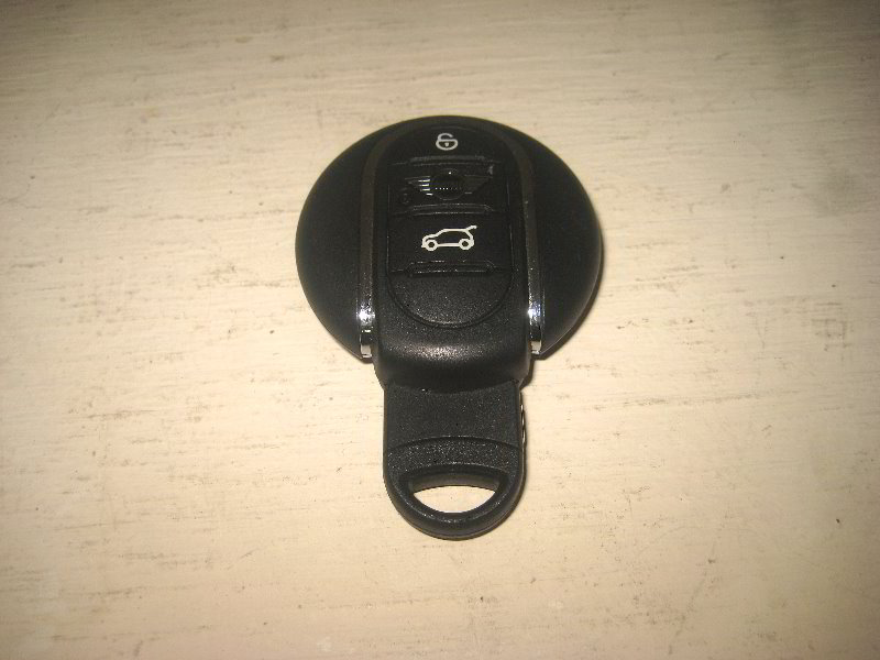 Mini-Cooper-Key-Fob-Battery-Replacement-Guide-001
