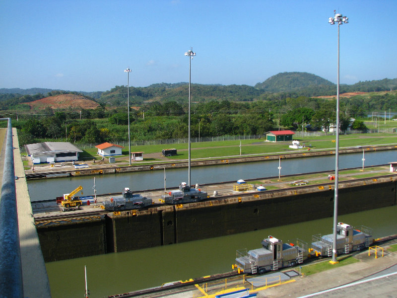 Miraflores-Locks-Panamax-Ship-Panama-Canal-008