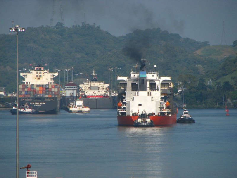 Miraflores-Locks-Panamax-Ship-Panama-Canal-009