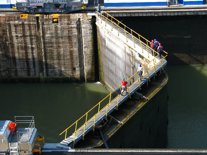 Miraflores-Locks-Panamax-Ship-Panama-Canal-029