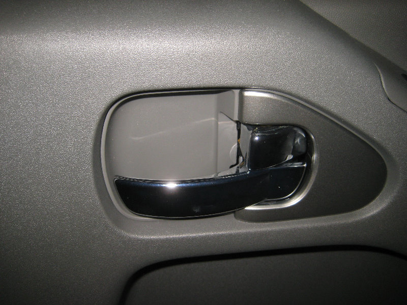 Nissan-Frontier-Interior-Door-Panel-Removal-Guide-002