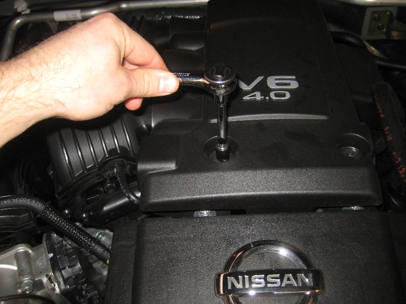 Nissan-Frontier-VQ40DE-V6-Engine-Serpentine-Belt-Replacement-Guide-002