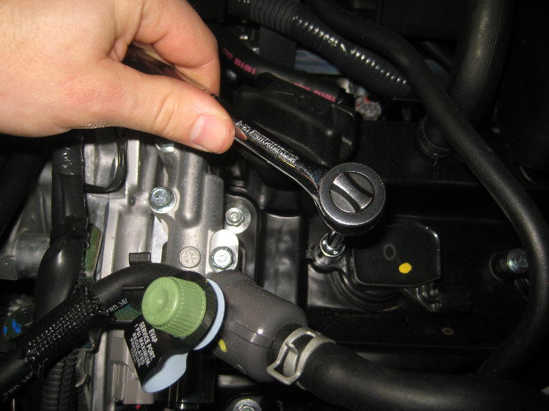Nissan-Frontier-VQ40DE-V6-Engine-Spark-Plugs-Replacement-Guide-012