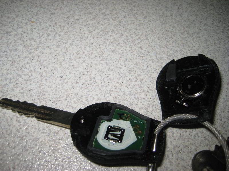 Nissan-Juke-Key-Fob-Battery-Replacement-Guide-006
