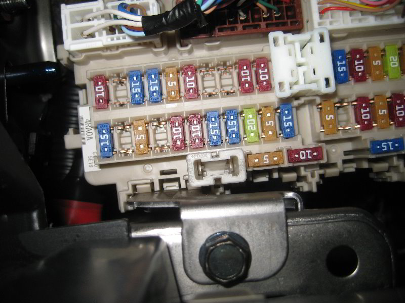 Nissan-Maxima-Electrical-Fuse-Replacement-Guide-017