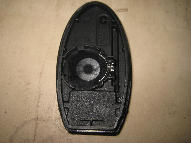 2013-2016-Nissan-Pathfinder-Key-Fob-Battery-Replacement-Guide-012