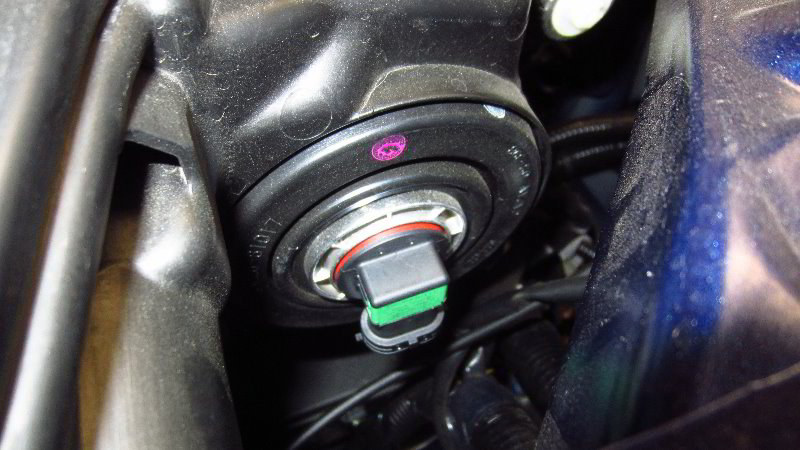 Nissan-Qashqai-Rogue-Sport-Headlight-Bulbs-Replacement-Guide-020