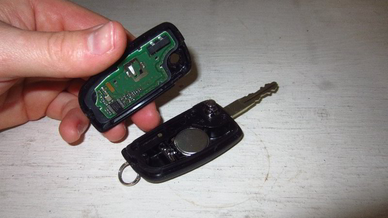 Nissan-Qashqai-Rogue-Sport-Key-Fob-Battery-Replacement-Guide-017