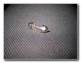 Nissan-Rogue-Dome-Light-Bulb-Replacement-Guide-006