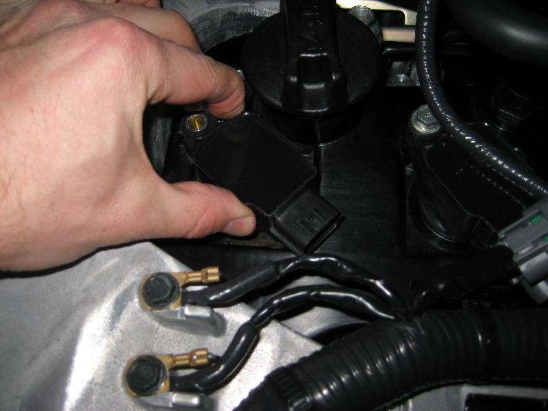 Nissan-Rogue-QR25DE-Engine-Spark-Plugs-Replacement-Guide-022