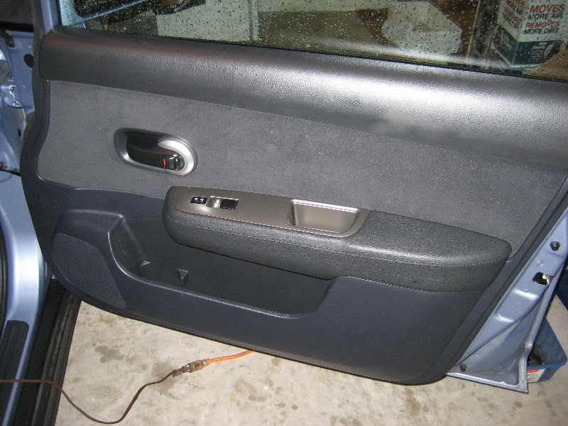 Nissan-Versa-Front-Door-Panel-Removal-Speaker-Replacement-Guide-001