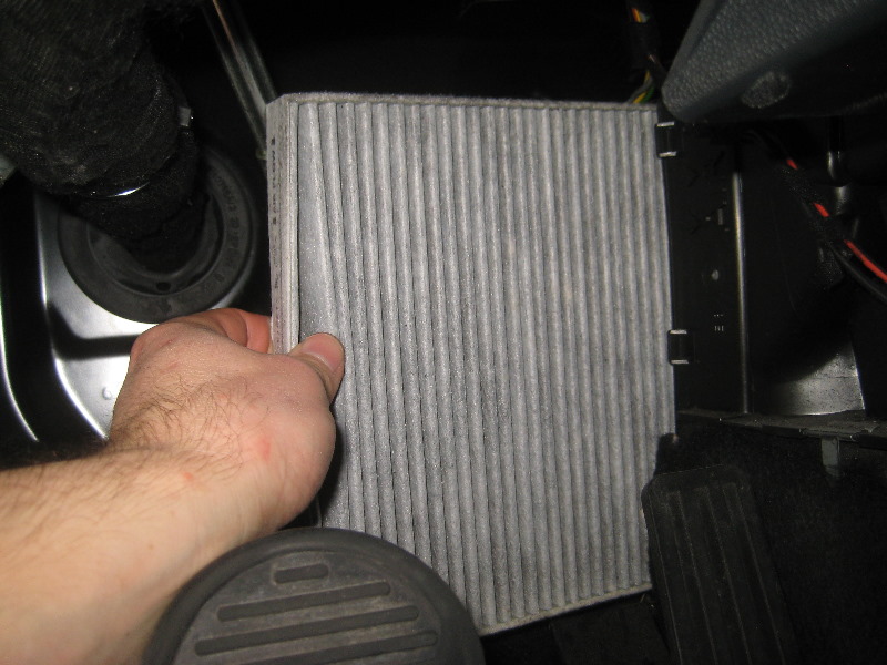 2008-2014-Smart-Fortwo-Cabin-Air-Filter-Replacement-Guide-011