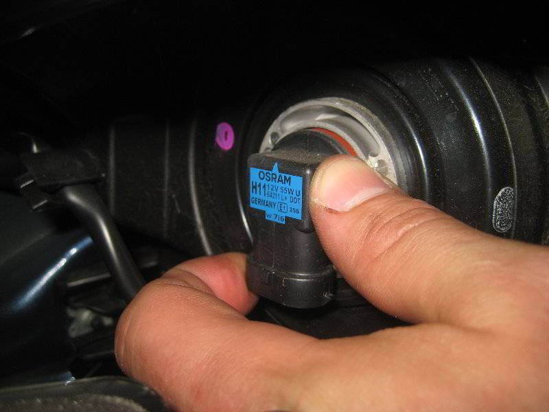 Subaru-Forester-Headlight-Bulbs-Replacement-Guide-005