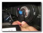 Subaru-Forester-Headlight-Bulbs-Replacement-Guide-012
