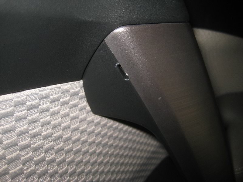 Subaru-Forester-Interior-Door-Panel-Removal-Guide-006
