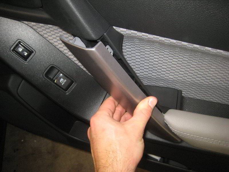 Subaru-Forester-Interior-Door-Panel-Removal-Guide-061