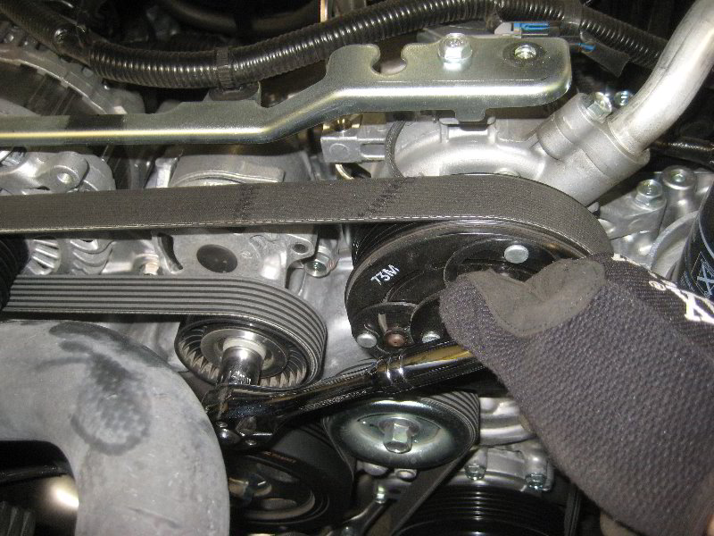Subaru-Forester-FB25-Engine-Serpentine-Belt-Replacement-Guide-012