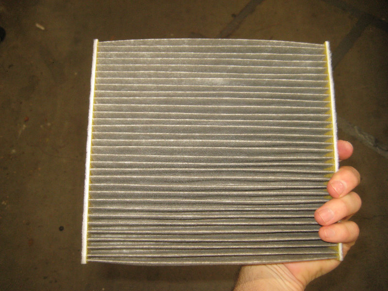 Subaru-Outback-Cabin-Air-Filter-Replacement-Guide-018