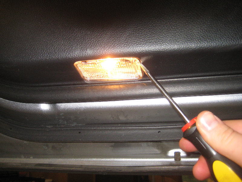 Subaru-Outback-Door-Panel-Courtesy-Step-Light-Bulb-Replacement-Guide-002