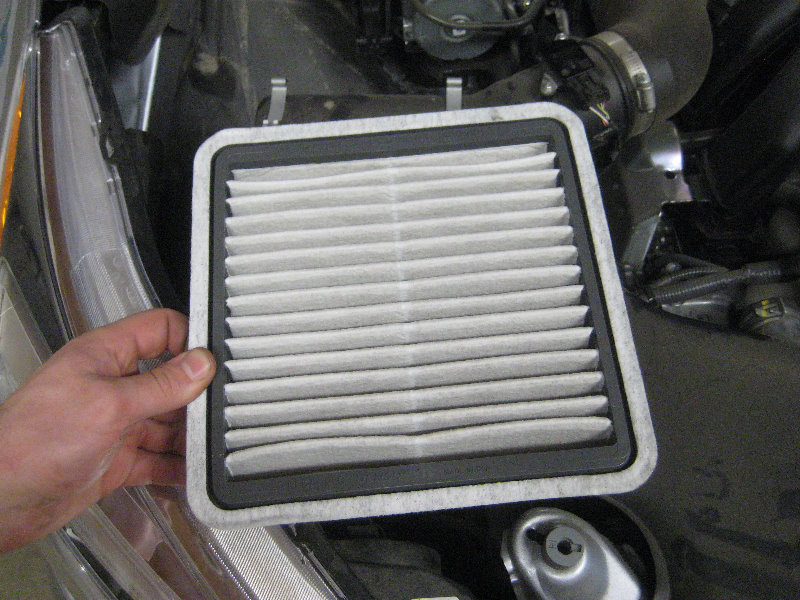Subaru-Outback-Engine-Air-Filter-Replacement-Guide-006