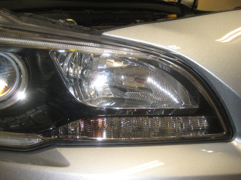 Subaru-Outback-Headlight-Bulbs-Replacement-Guide-013