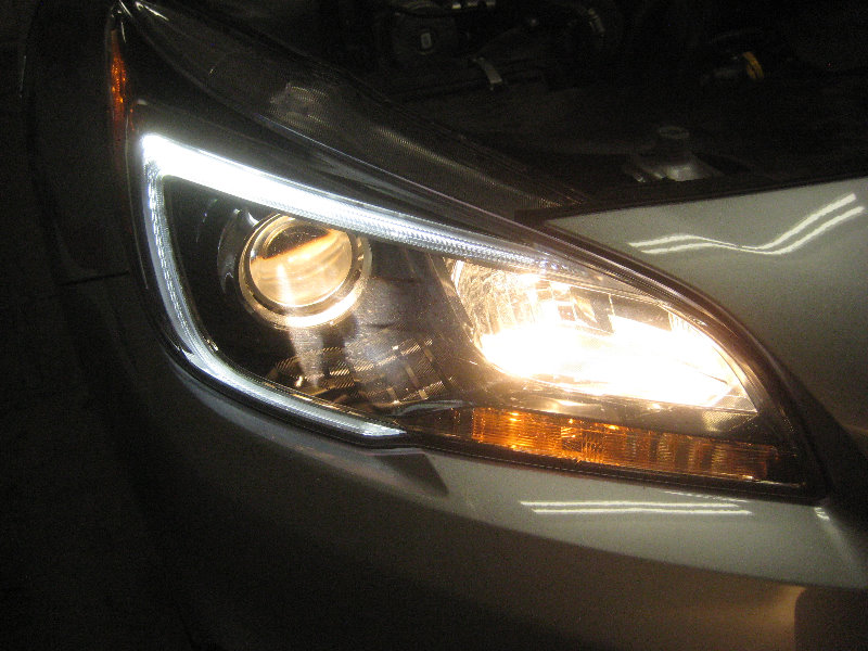 Subaru-Outback-Headlight-Bulbs-Replacement-Guide-036