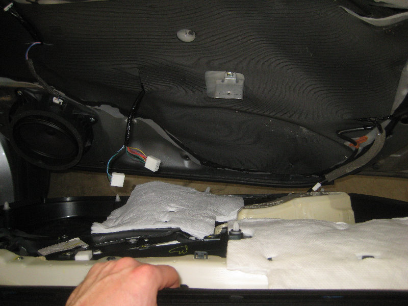 Subaru-Outback-Interior-Door-Panel-Removal-Speaker-Upgrade-Guide-032