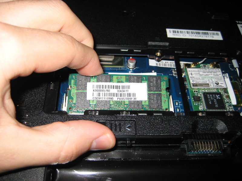 Toshiba-L455-Laptop-Hard-Drive-RAM-Upgrade-Guide-013