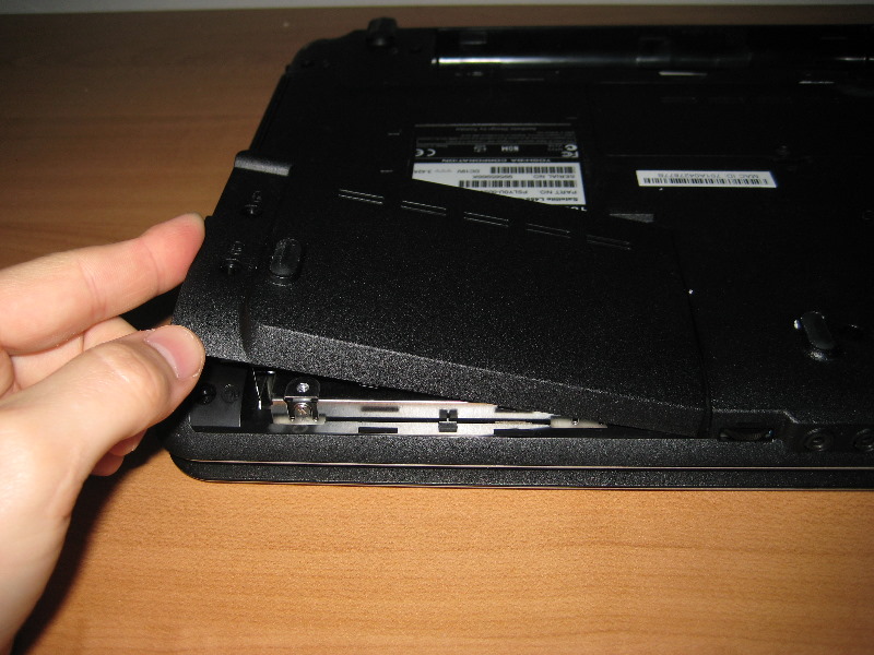Toshiba-L455-Laptop-Hard-Drive-RAM-Upgrade-Guide-029