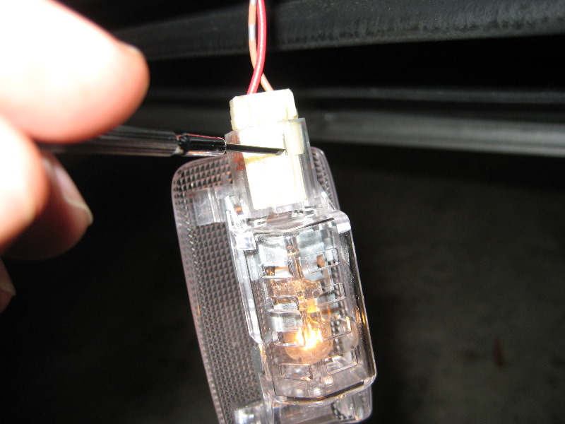 Toyota-Camry-Courtesy-Step-Light-Bulbs-Replacement-Guide-004