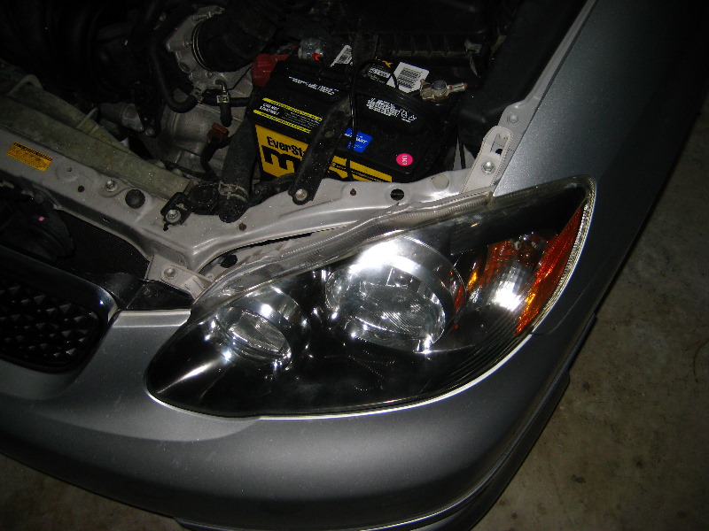 Toyota-Corolla-Headlight-Bulb-Replacement-Guide-022