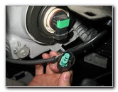 Toyota-Highlander-Headlight-Bulbs-Replacement-Guide-004