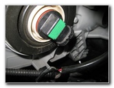 Toyota-Highlander-Headlight-Bulbs-Replacement-Guide-009