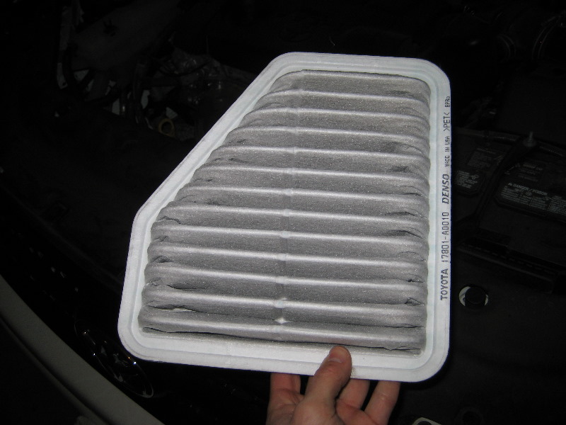 Toyota-RAV4-I4-Engine-Air-Filter-Replacement-Guide-006