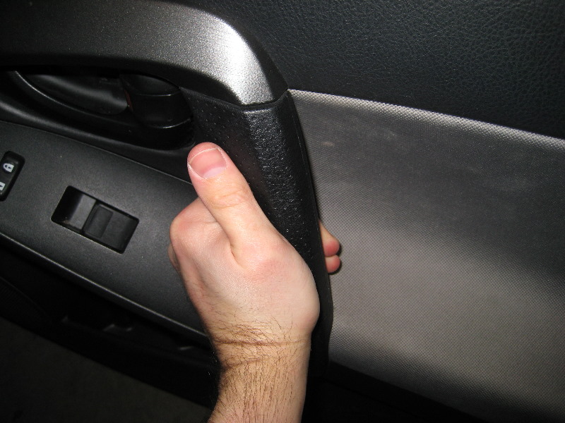 Toyota-RAV4-Interior-Door-Panel-Removal-Guide-031